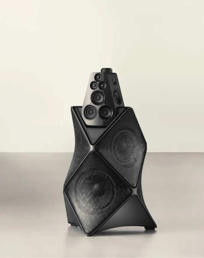 Открывайте для себя новые коллекции
Bang&Olufsen 
BEOLAB 90
